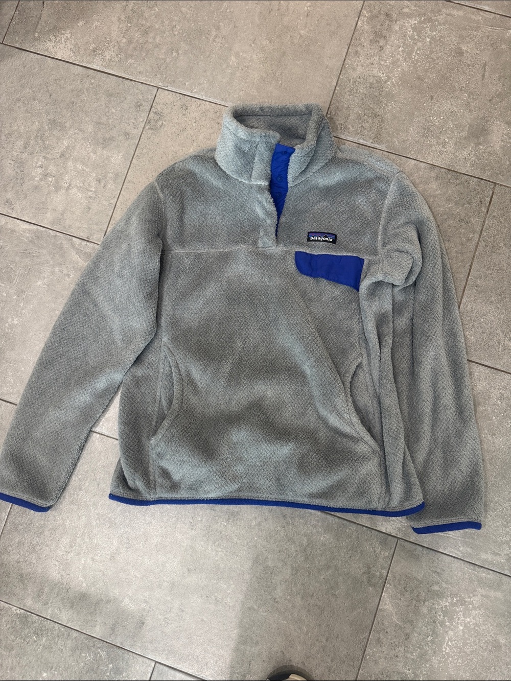 Patagonia Women’s Gray Fleece Pullover with Royal Blue Accents